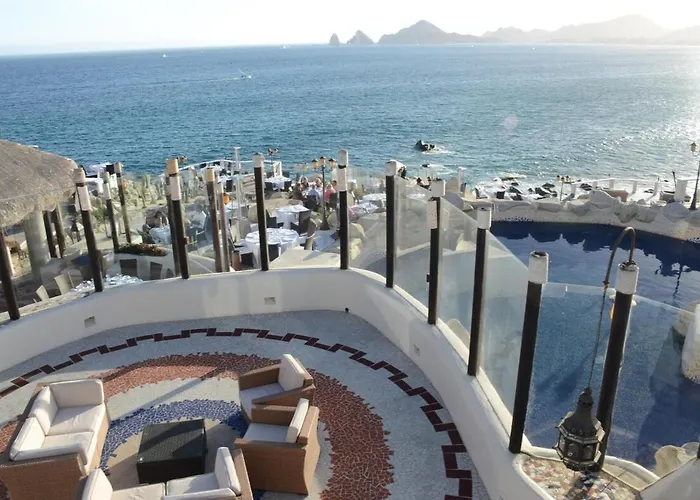 Villa Luxury - Great View - Easy Walk Everywhere!